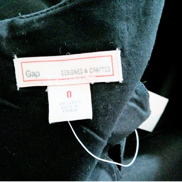 GAP FIT & FLARE BLACK DRESS "BRAND NEW" - Picture 4 of 4